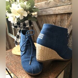 Bob’s From Skechers Denim Wedge Lace Up Booties Sz. 9